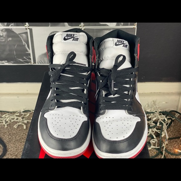 Air Jordan 1 Black Toe main image 6